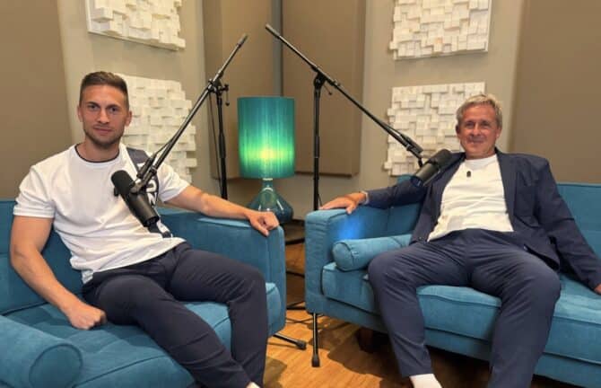 Pierre Littbarski startet Podcast „Littis Einwurf“ – Fußball, Anekdoten und japanische Kultur (Copyright Suzuki Deutschland)