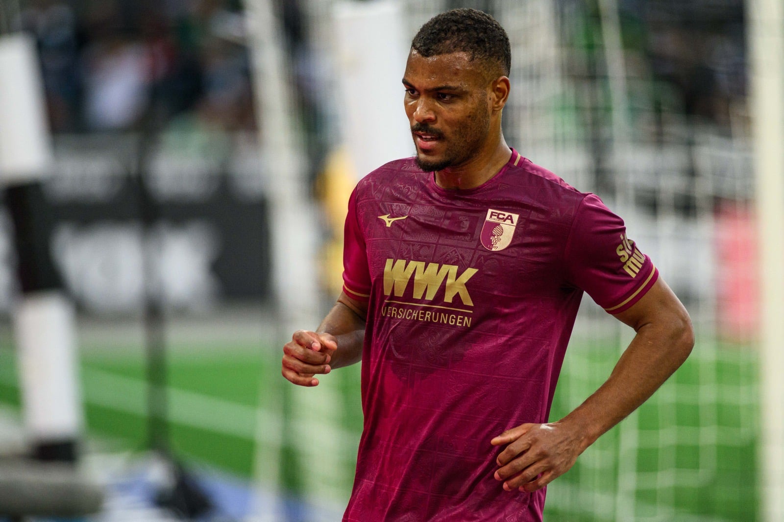 MÜNCHENGLADBACH, DEUTSCHLAND – 22. FEBRUAR 2025: Steve Mounie – Das Fußballspiel der Bundesliga zwischen Borussia Mönchengladbach und dem FC Augsburg im Borussia-Park. (Foto Depositphotos.com)
