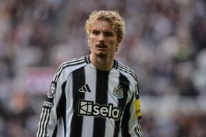 Nick Woltemade von Newcastle United spielt während des Premier-League-Spiels zwischen Newcastle United und Wolverhampton Wanderers im St. James's Park in Newcastle, England, am 13. September 2025. (Foto: Michael Driver/MI News/NurPhoto) (Foto: MI News / NurPhoto via AFP)