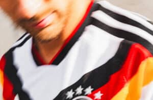 Neuigkeiten von adidas - LEAK WM 2026 Trikots mit breiten XXL-Streifen