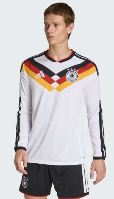Das neue DFB Trikot in der langärmeligen Version
