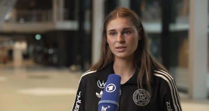 Jule Brand im Sportschau Interview