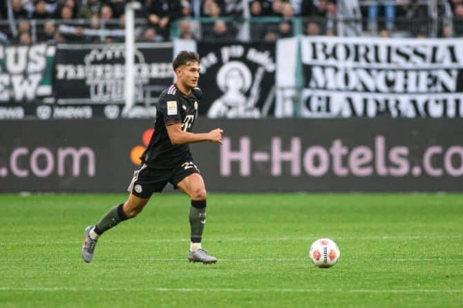 Tom Bischof in der Bundesliga im Trikot des FC Bayern München (Foto Depositphotos.com)