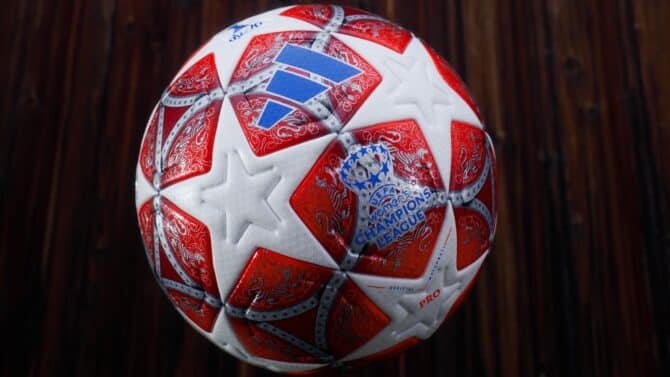 UEFA Champions League Women Finale 2026 - so sieht der neue Spielball aus