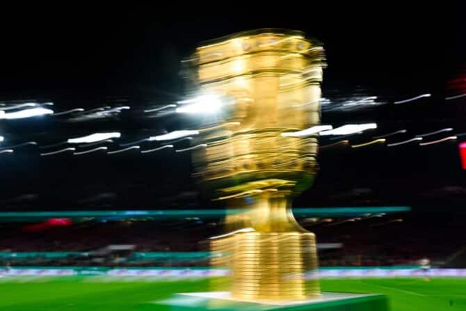 DFB-Pokal Auslosung TV ZDF Übertragung live * Olympiasieger zieht die Lose fürs DFB-Pokal Halbfinale (Foto Depositphotos.com)