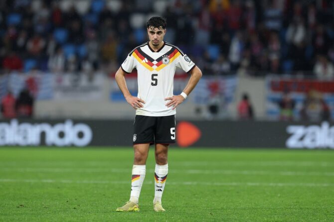 Aleksandar Pavlovic von der deutschen Nationalmannschaft im WM-Qualifikationsspiel gegen Luxemburg am 14. November 2025. Alexander Hassenstein / Getty Images