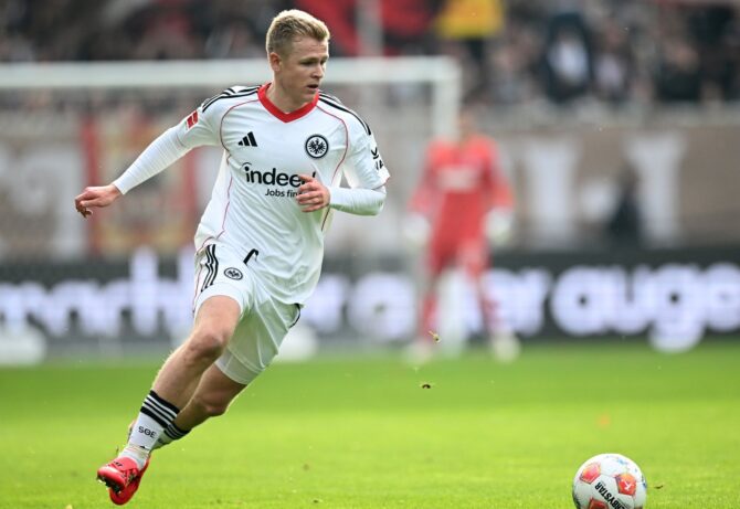Jonathan Burkardt von Eintracht Frankfurt am Ball beim Bundesliga-Spiel gegen den FC St. Pauli im Millerntor-Stadion am 8. März 2026 in Hamburg. Stuart Franklin / Getty Images