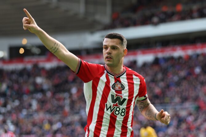 Granit Xhaka von Sunderland AFC jubelt beim Premier-League-Spiel gegen Brighton & Hove Albion am 14. März 2026 im Stadium of Light in Sunderland. Foto: George Wood / Getty Images Europe via Getty Images