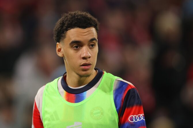 Jamal Musiala (FC Bayern München) reagiert im DFB-Pokal-Viertelfinale gegen RB Leipzig in der Allianz Arena in München am 11. Februar 2026. Alex Grimm / Getty Images