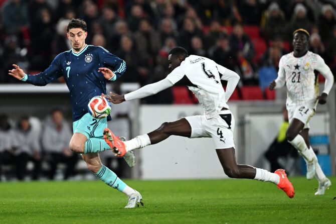 Jonas Adjetey (Ghana) im Zweikampf mit Kai Havertz (Deutschland) beim Länderspiel in der MHPArena in Stuttgart am 30. März 2026. Christian Kaspar-Bartke / Getty Images