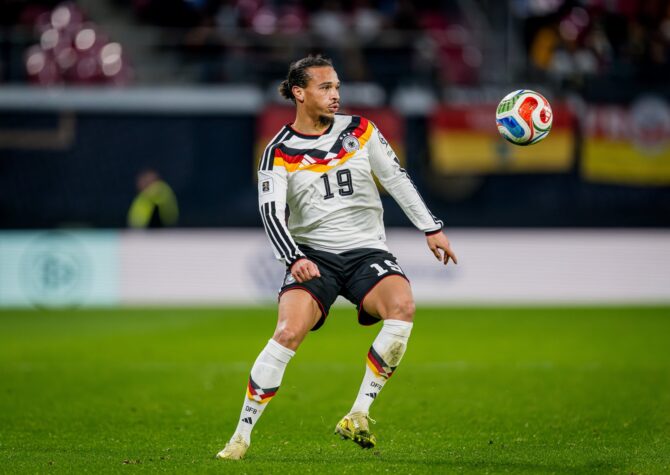 Leroy Sané ist für die deutsche Nationalmannschaft im WM-Qualifikationsspiel gegen die Slowakei in der Red Bull Arena in Leipzig am 17. November 2025 im Einsatz. Thomas Eisenhuth / Getty Images for VW