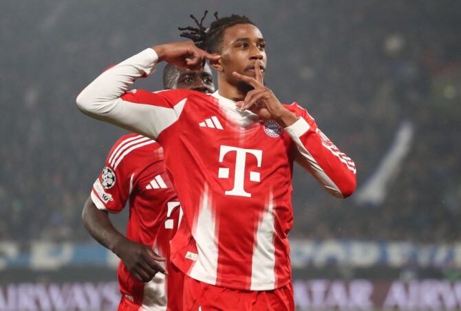 Michael Olise vom FC Bayern München jubelt nach seinem Treffer zum 2:0 im UEFA Champions League-Achtelfinale (Hinspiel) gegen Atalanta BC im Stadio di Bergamo am 10. März 2026 in Bergamo, Italien. Foto: Marco Luzzani / Getty Images