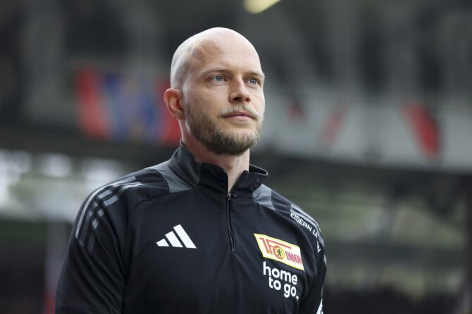 René Wagner, Co-Trainer von 1. FC Union Berlin, vor dem Bundesliga-Spiel gegen FC Bayern München im Stadion An der Alten Försterei in Berlin am 15. März 2025. Maja Hitij / Getty Images
