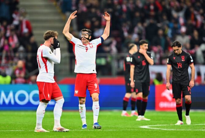 Robert Lewandowski bejubelt sein Tor zum 1:0 für Polen im WM-Qualifikations-Play-off gegen Albanien im PGE Narodowy in Warschau am 26. März 2026. Foto: Mateusz Slodkowski / Getty Images