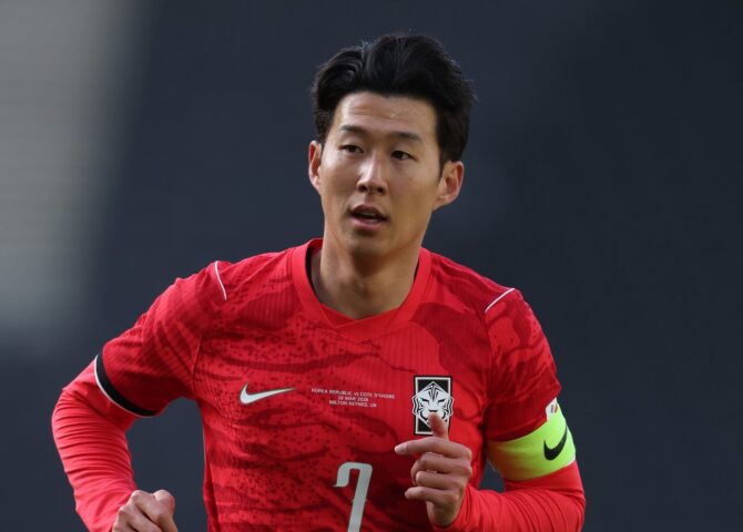 Son Heung-min, Kapitän der südkoreanischen Nationalmannschaft, im Länderspiel gegen die Elfenbeinküste am 28. März 2026 in Milton Keynes, England. Foto: Richard Pelham / Getty Images