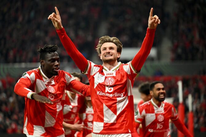 Stefan Posch vom 1. FSV Mainz 05 bejubelt seinen Treffer zum 1:0 im UEFA-Conference-League-Achtelfinale (Rückspiel) gegen SK Sigma Olomouc in der Mainz Arena am 19. März 2026. Stuart Franklin / Getty Images Europe via Getty Images