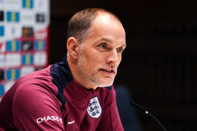 Thomas Tuchel, Cheftrainer der englischen Nationalmannschaft, spricht auf einer Pressekonferenz im Tottenham Hotspur Training Centre in Enfield am 12. November 2025 mit den Medien. Foto: John Walton / Getty Images Europe