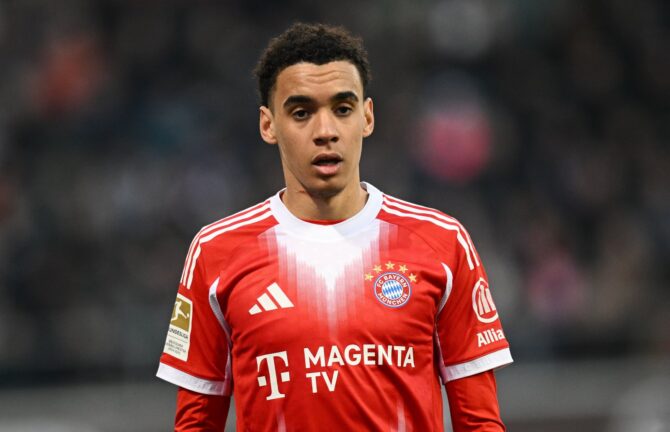 Jamal Musiala vom FC Bayern München am Ball im Bundesliga-Spiel zwischen dem FC St. Pauli und dem FC Bayern München im Millerntor-Stadion in Hamburg am 11. April 2026. Stuart Franklin / Getty Images