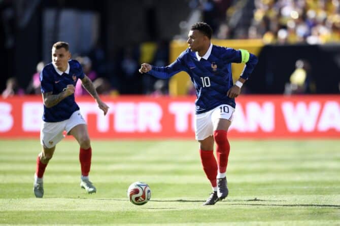 Kylian Mbappé von Frankreich am Ball beim Länderspiel gegen Kolumbien am 29. März 2026 im Northwest Stadium in Landover, Maryland. (Foto: Hannah Foslien / Getty Images)