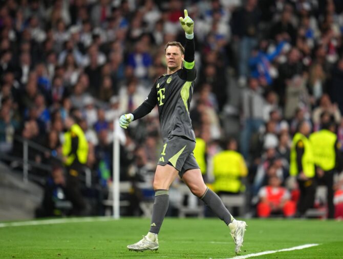 Manuel Neuer, Torwart des FC Bayern München, jubelt am 7. April 2026 im Estadio Santiago Bernabeu in Madrid über das erste Tor seiner Mannschaft im UEFA Champions League Viertelfinale gegen Real Madrid. Den Treffer erzielte Teamkollege Luis Diaz. Foto: Aitor Alcalde / Getty Images Europe