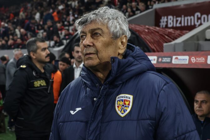 Rumäniens Nationaltrainer Mircea Lucescu vor dem WM-Qualifikations-Play-off-Spiel gegen die Türkei am 26. März 2026 im Besiktas Park in Istanbul. Burak Kara / Getty Images