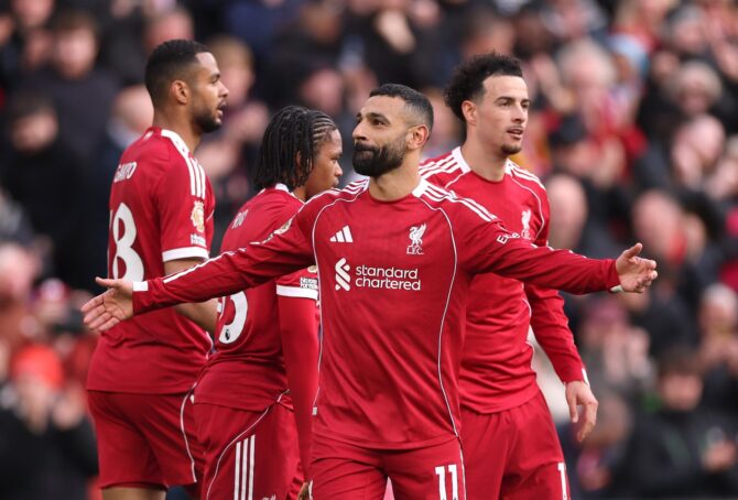 Mohamed Salah vom FC Liverpool bejubelt mit seinen Teamkollegen seinen Treffer zum 2:0 im Premier-League-Spiel gegen Fulham im Anfield Stadium in Liverpool am 11. April 2026. Foto: Carl Recine / Getty Images Europe via Getty Images
