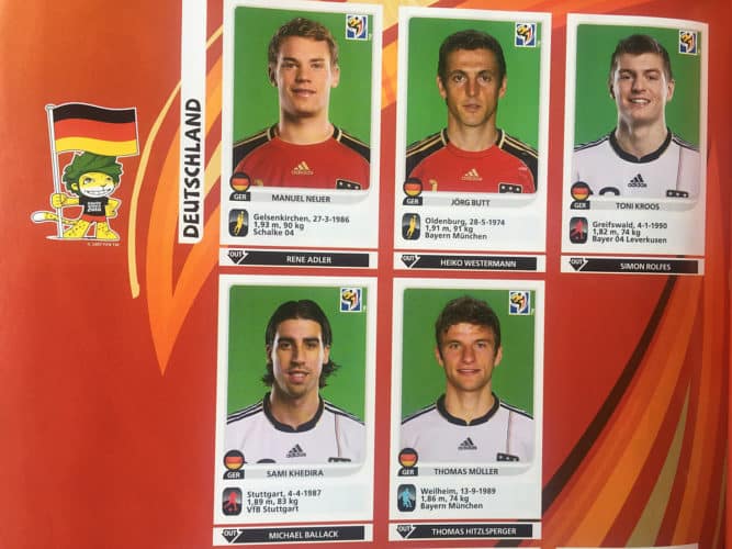 Deutsche Nationalspieler im Panini Stickeralbum 2010.