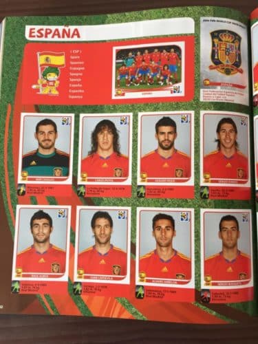 Spanien wurde Weltmeister, hier die spanischen Nationalspieler im Panini Heft 2010.