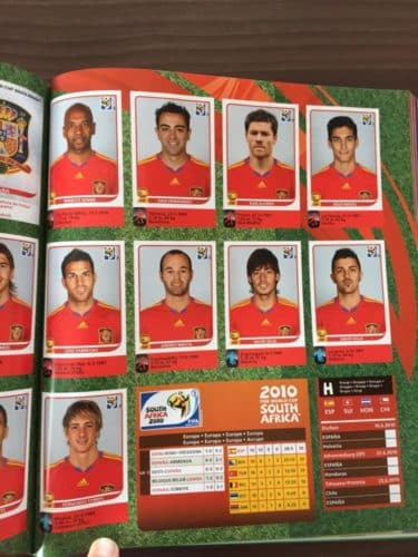 Spanien wurde Weltmeister, hier die spanischen Nationalspieler im Panini Heft 2010.