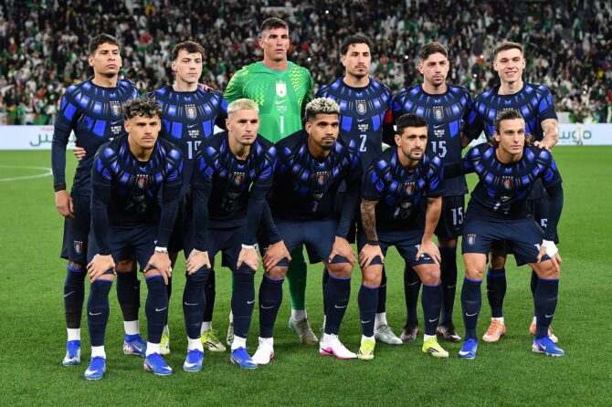 Die uruguayische Nationalmannschaft stellt sich am 31. März 2026 im Allianz Stadium in Turin vor dem Länderspiel gegen Algerien zur Teamaufstellung auf. Foto: Valerio Pennicino / Getty Images Europe