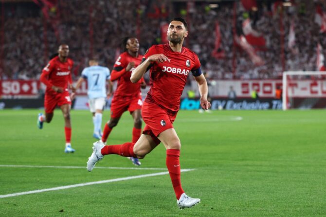 Vincenzo Grifo vom SC Freiburg bejubelt sein Tor zum 1:0 im UEFA-Europa-League-Viertelfinale (Hinspiel) gegen Real Club Celta im Stadion am Wolfswinkel in Freiburg am 9. April 2026. Adam Pretty / Getty Images Europe via Getty Images