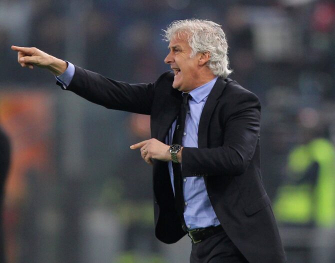 Fred Rutten, Cheftrainer von Feyenoord Rotterdam, gestikuliert an der Seitenlinie während des UEFA-Europa-League-Achtelfinales zwischen AS Roma und Feyenoord im Olimpico Stadium am 19. Februar 2015 in Rom. (Paolo Bruno / Getty Images Europe via Getty Images)