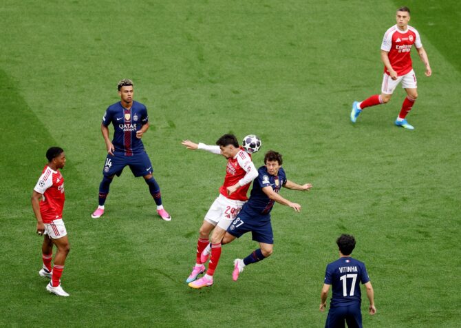 Kai Havertz von Arsenal wird vom PSG-Spieler João Neves während des UEFA Champions-League-Finales 2026 angegriffen. Das Spiel fand am 30. Mai 2026 in der Puskás-Arena in Budapest, Ungarn statt. Richard Heathcote / Getty Images Europe via Getty Images
