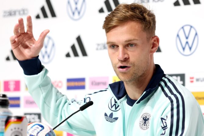Joshua Kimmich spricht am 29. Mai 2026 im Homeground in Herzogenaurach mit den Medienvertretern bei der Pressekonferenz der deutschen Nationalmannschaft. Die DFB-Elf befindet sich in der WM-Vorbereitung, bevor es zu Testspielen und anschließend zur FIFA-Weltmeisterschaft 2026 in die USA geht. (Alexander Hassenstein / Getty Images)