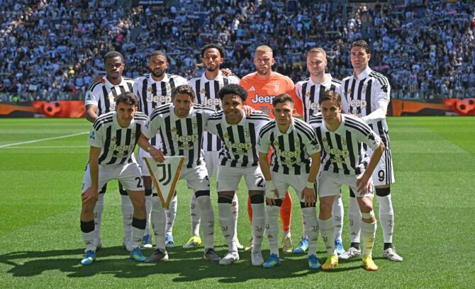 Das Mannschaftsfoto des FC Juventus vor dem Serie-A-Heimspiel gegen ACF Fiorentina im Allianz Stadium in Turin am 17. Mai 2026. Die Bianconeri traten zum vorletzten Spieltag der Saison an. Chris Ricco / Getty Images Europe via Getty Images