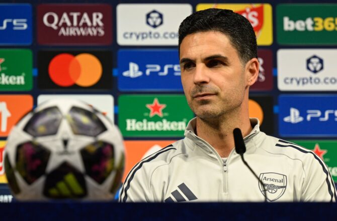 BUDAPEST, 29. MAI 2026: Mikel Arteta, Cheftrainer des FC Arsenal, spricht auf der Pressekonferenz einen Tag vor dem UEFA-Champions-League-Finale 2026 in der Puskas Arena mit den Medien. Der spanische Coach führte die Gunners in das prestigeträchtige Endspiel gegen Paris Saint-Germain. (Foto: Ina Fassbender / Getty Images)