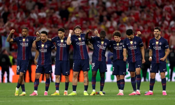 PSG-Spieler jubeln nach Desiré Doués Tor im Elfmeterschießen während des UEFA Champions-League-Finales 2026 gegen Arsenal FC in der Puskás-Arena. Das Finale fand am 30. Mai 2026 in Budapest, Ungarn statt. Lars Baron / Getty Images Europe via Getty Images