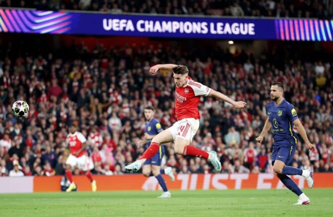 Viktor Gyökeres vom FC Arsenal versucht es mit einem Schuss, der das Tor verfehlt, im Champions-League-Halbfinale (Rückspiel) gegen Atlético de Madrid im Arsenal Stadium in London am 5. Mai 2026. (Justin Setterfield / Getty Images Europe)