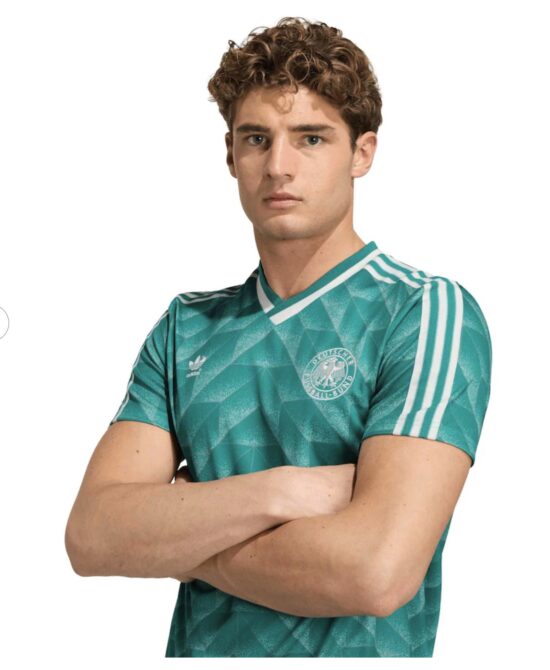 DFB Auswärtstrikot 1990 wieder kaufen: Das grüne WM-Shirt der Nacht von Turin