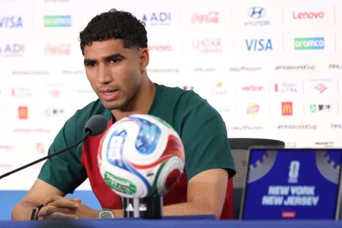Achraf Hakimi spricht auf der Pressekonferenz der marokkanischen Nationalmannschaft vor dem WM-2026-Gruppenspiel der Gruppe C gegen Brasilien im New York New Jersey Stadium in East Rutherford, New Jersey, am 12. Juni 2026. Darrian Traynor / Getty Images