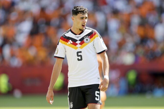Aleksandar Pavlović reagiert im WM-2026-Gruppenspiel der Gruppe E zwischen Deutschland und der Elfenbeinküste am 20. Juni 2026 im Toronto Stadium. (Michael Reaves / Getty Images)