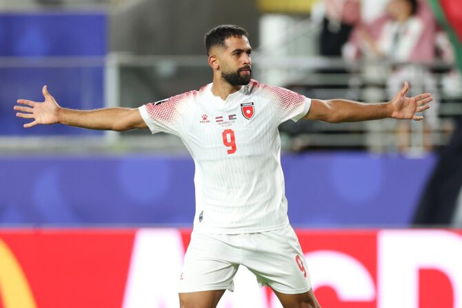 Der jordanische Stürmer Ali Olwan bejubelt mit weit ausgebreiteten Armen seinen Treffer zum 1:0, mit dem er Jordanien im Gruppenspiel J der FIFA Weltmeisterschaft 2026 gegen Österreich am 16. Juni 2026 im San Francisco Bay Area Stadium in Santa Clara, Kalifornien, in Führung brachte. Richard Heathcote / Getty Images