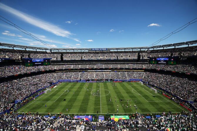 Die Spieler wärmen sich vor dem WM-Gruppenspiel der Gruppe I zwischen Frankreich und Senegal auf. Die Partie fand am 16. Juni 2026 im New York New Jersey Stadium in East Rutherford statt. Darrian Traynor / Getty Images