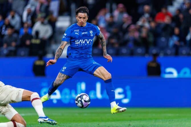 Darwin Núñez im Trikot von Al-Hilal beim Spiel der Saudi Pro League gegen Al-Fayha. Die Begegnung fand am 22. Januar 2026 in der Kingdom Arena in Riad statt. (Abdullah Ahmed / Getty Images Europe via Getty Images)