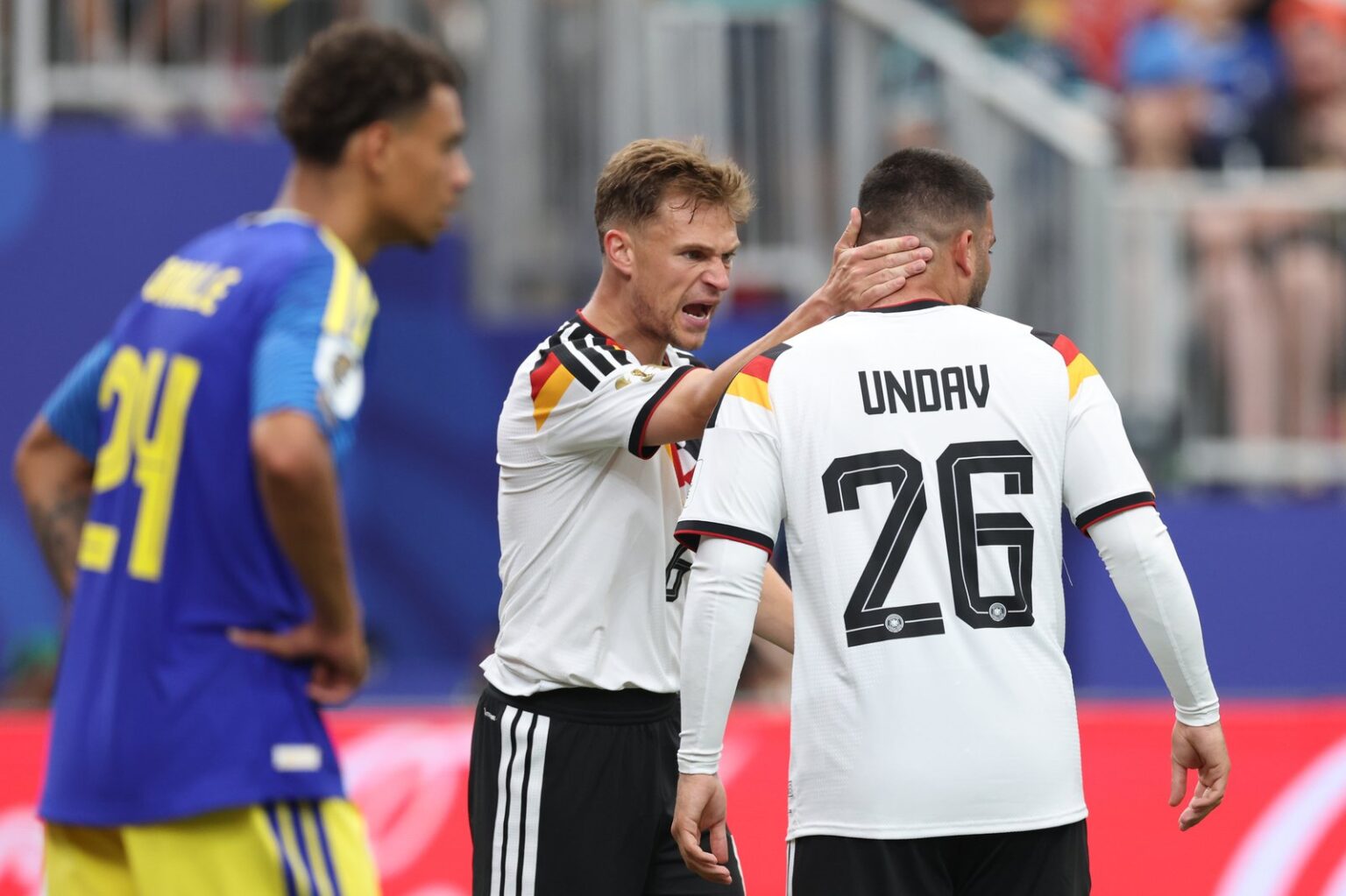 Beflockung Der DFB Deutschland Trikots Ohne V Adidas Geht Das V Aus beflockung-der-dfb-deutschland-trikots-ohne-v-adidas-geht-das-v-aus