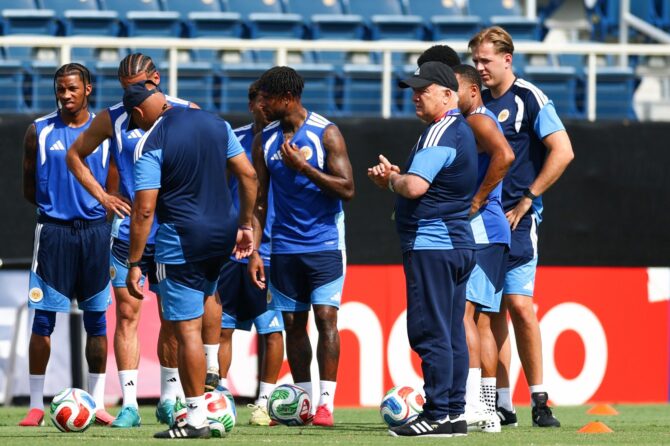 Cheftrainer Dick Advocaat leitet das Abschlusstraining der Nationalmannschaft von Curaçao, einen Tag vor dem WM-2026-Gruppenspiel der Gruppe E gegen Deutschland im Flagler Credit Union Stadium in Boca Raton, Florida, am 13. Juni 2026. Megan Briggs / Getty Images