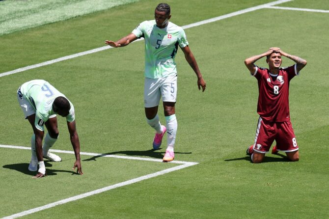 Edmilson Junior von Katar reagiert enttäuscht nach einer vergebenen Chance während des WM-2026-Gruppenspiels der Gruppe B gegen die Schweiz im San Francisco Bay Area Stadium in Santa Clara, Kalifornien, am 13. Juni 2026. Fran Santiago / Getty Images