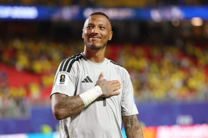 Curaçaos Torwart Eloy Room applaudiert nach dem 0:0 den Fans und wurde zum Spieler des Spiels gewählt – das Gruppenspiel der Gruppe E zwischen Ecuador und Curaçao bei der WM 2026 fand am 20. Juni 2026 im Stadion von Kansas City in Kansas City, Missouri, statt. Charlotte Wilson / Getty Images
