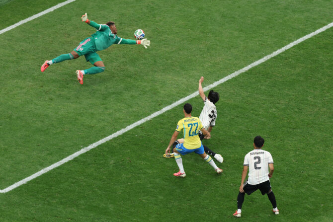 Gabriel Martinelli erzielt den zweiten Treffer für Brasilien im WM-2026-Sechzehntelfinale gegen Japan am 29. Juni 2026 im Houston Stadium in Houston, Texas. (Foto: Molly Darlington/Getty Images)