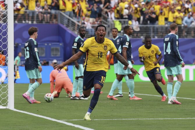 Gonzalo Plata bejubelt seinen Treffer zum 2:1 für Ecuador im WM-Gruppenspiel der Gruppe E gegen Deutschland. Die Partie fand am 25. Juni 2026 im New York New Jersey Stadium in East Rutherford statt. Mattia Ozbot / Getty Images